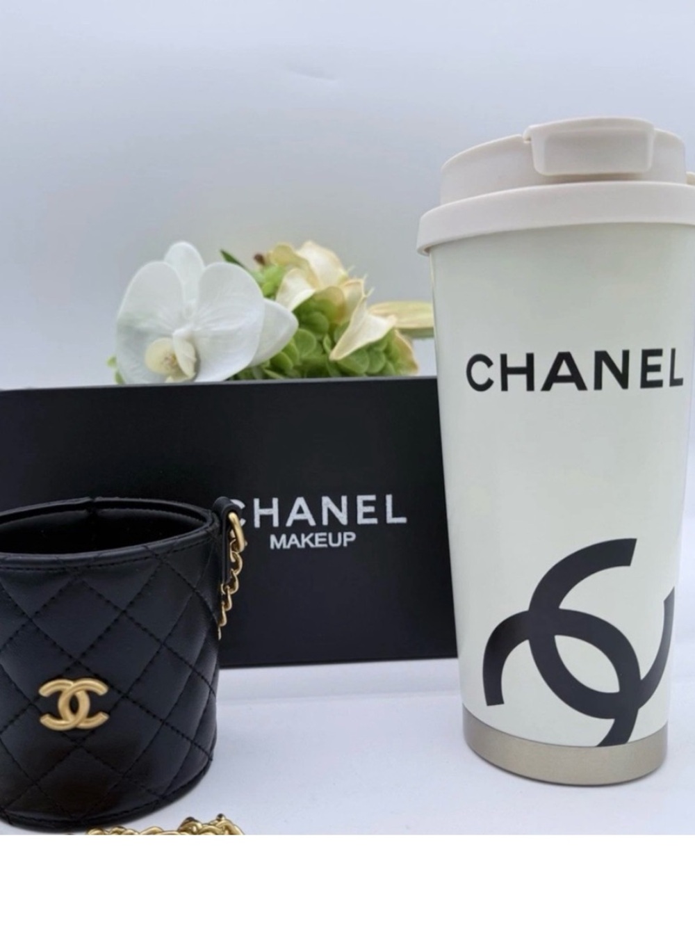 Limited Edition Beaute GWP/ VIP Tumbler w/Quilted
Crossbody Holder NWB - Picture 3 of 16